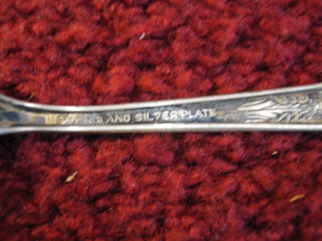 Silver Plated Hinged Clam Shell Sugar Dish With Spoon- 5” Diameter