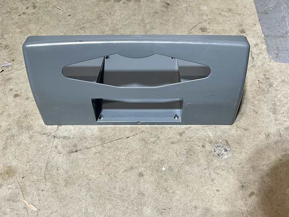 Griots Garage Tork Towel Dispenser Wall Mount