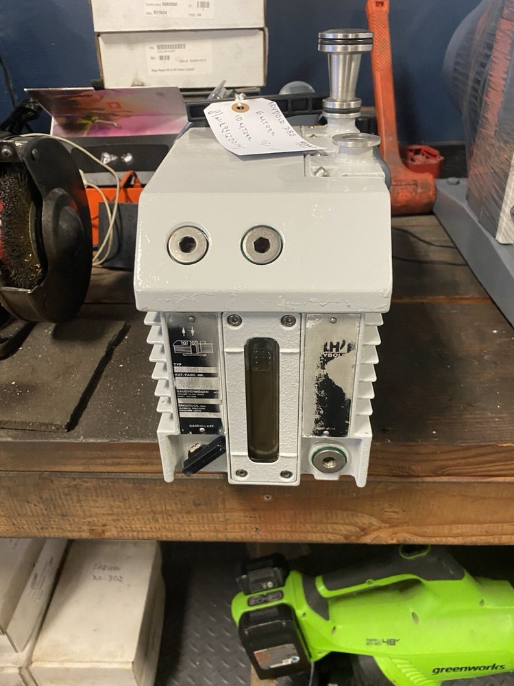 Leybold D8B Vacuum Pump