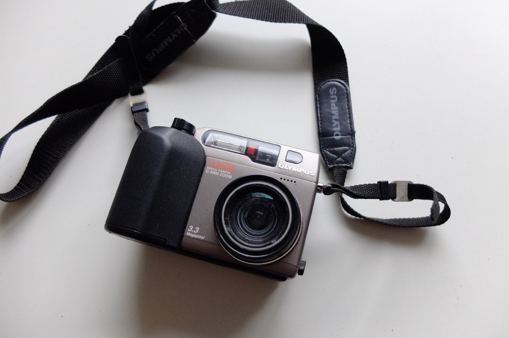 Olympus Digital Camera Camedia C-3000 Zoom Fully functional