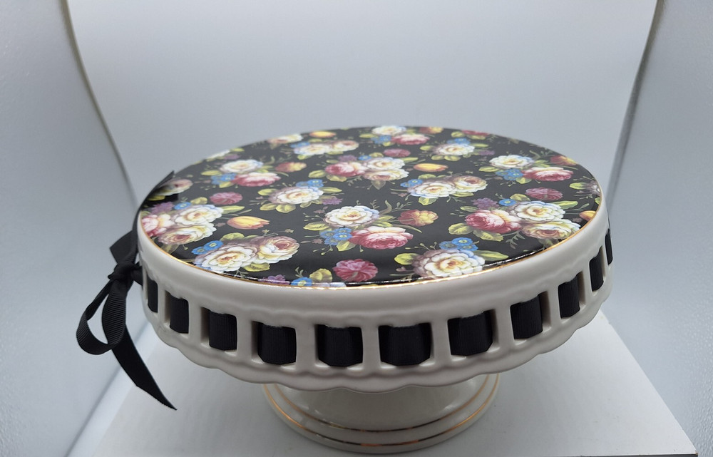 Grace's Teaware Cake Stand Scalloped Edge 5 1/2 inch tall Entertaining