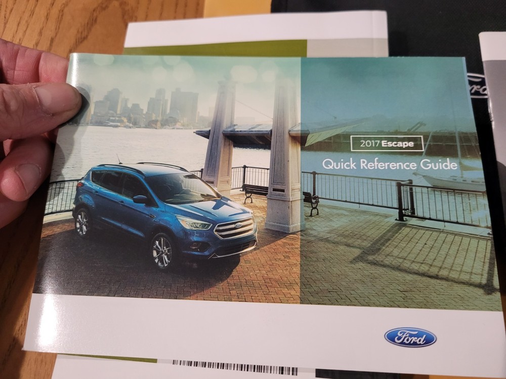 2017 FORD ESCAPE OWNERS MANUAL & CASE (QUICK REF & DRV SUPPL)