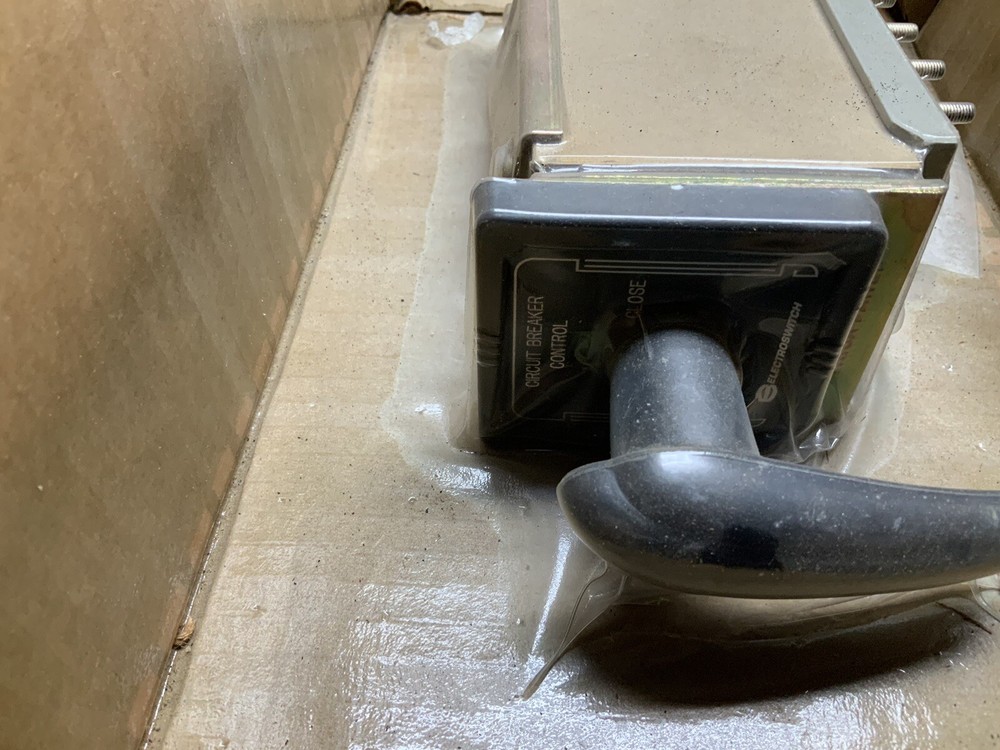 Electroswitch 8328A84G01 Type W Switch Circuit Breaker Control Switch 600v-ac