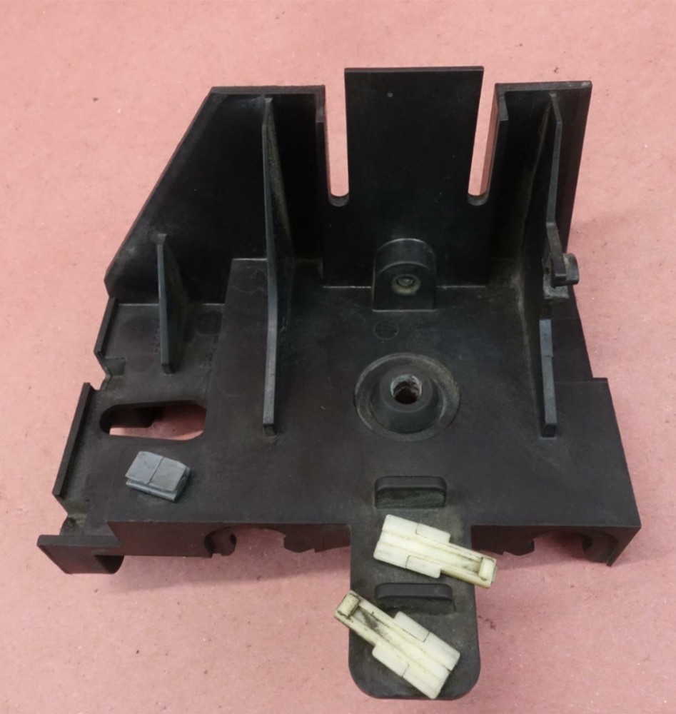 2014-2019 Harley Davidson Electra Glide Limited MOUNT BRACKET 69200231