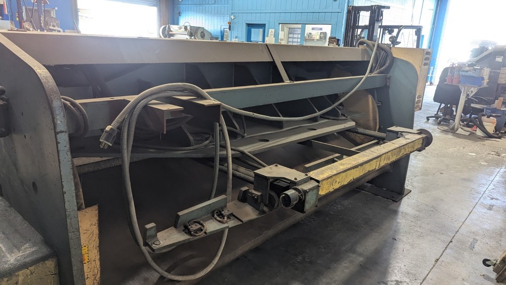 10' Amada shear 3/16" steel capacity