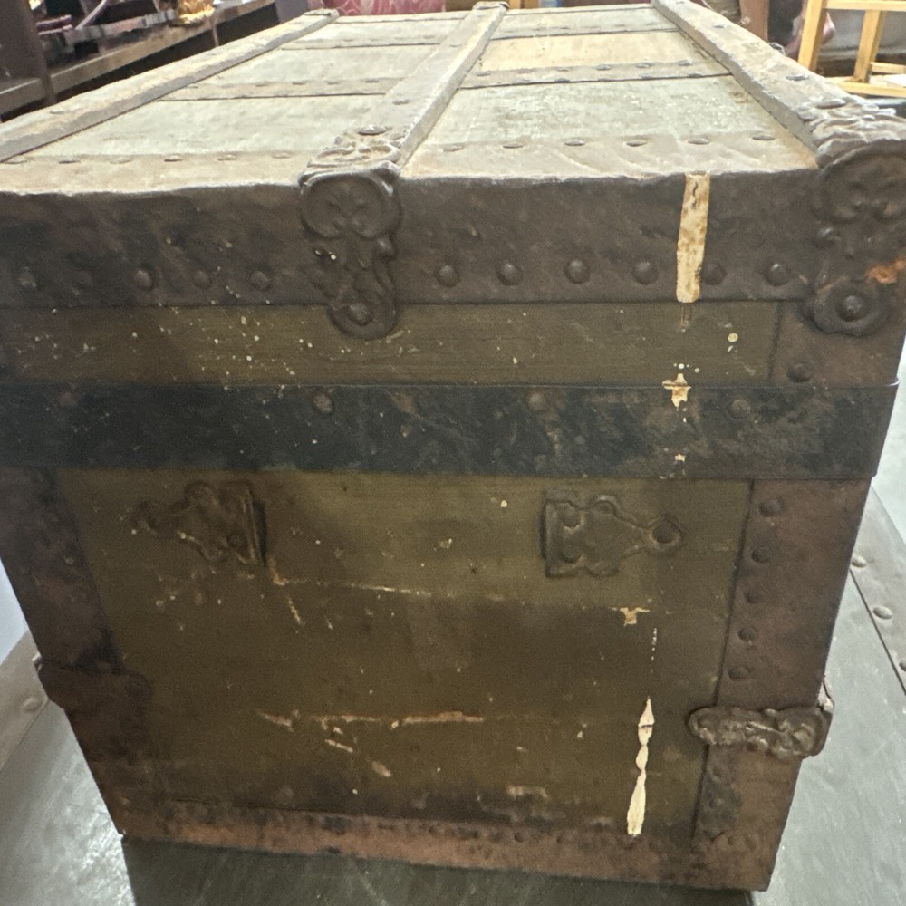 Small Antique Flat Top Steamer Trunk - 16"L