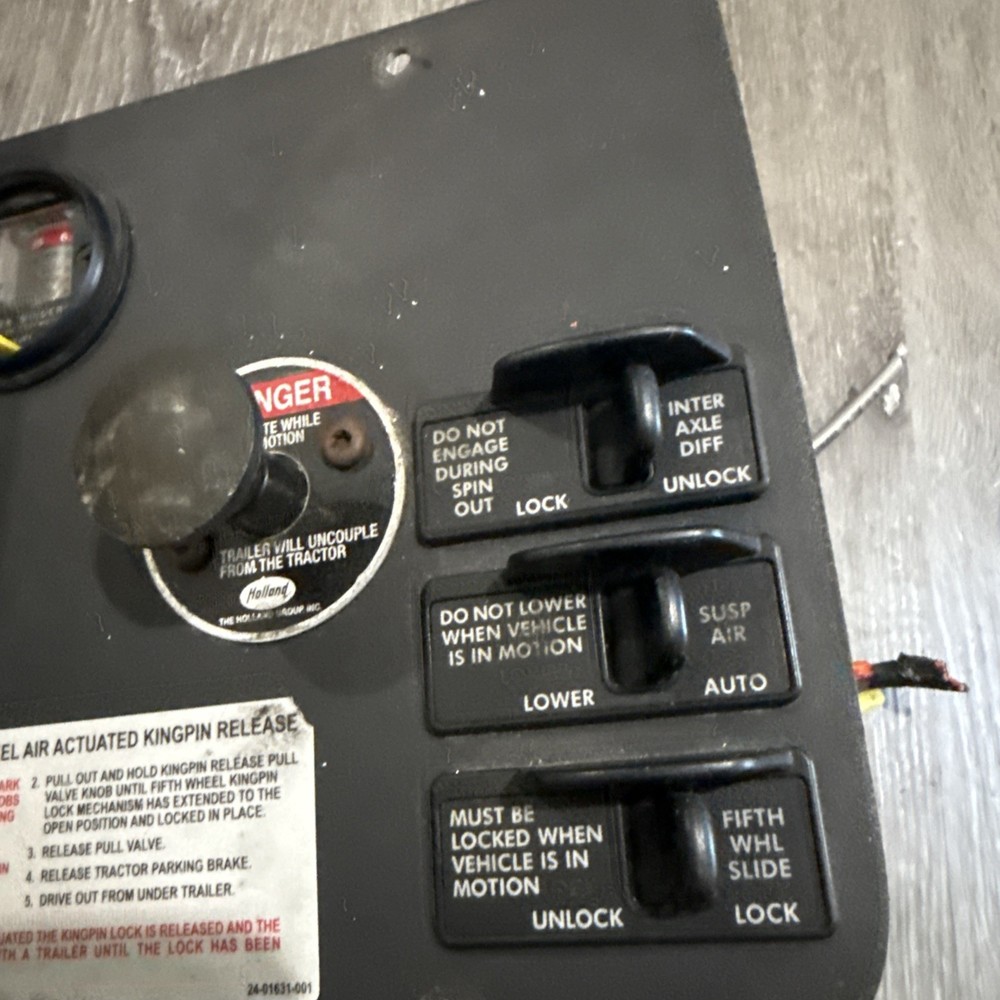 Freightliner Switch Panel Dash Panel - 22-60660-000