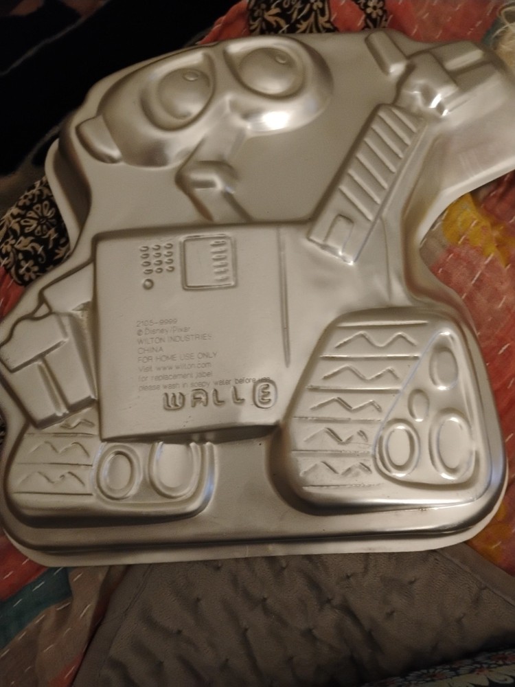 Disney Pixar Wall-E Cake Pan
