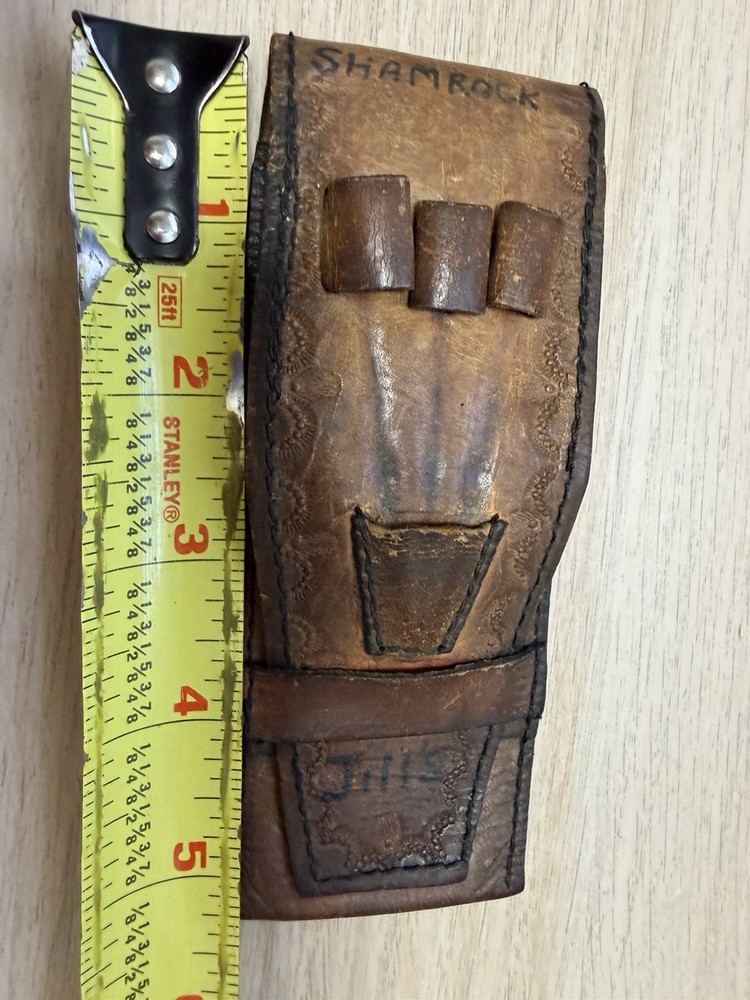 Vintage 3 Dart Leather Holder