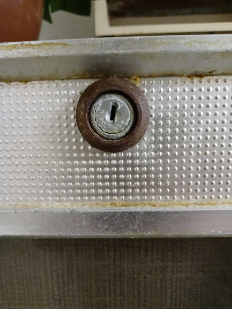 A Vintage 1963 Old Cigarette Machine