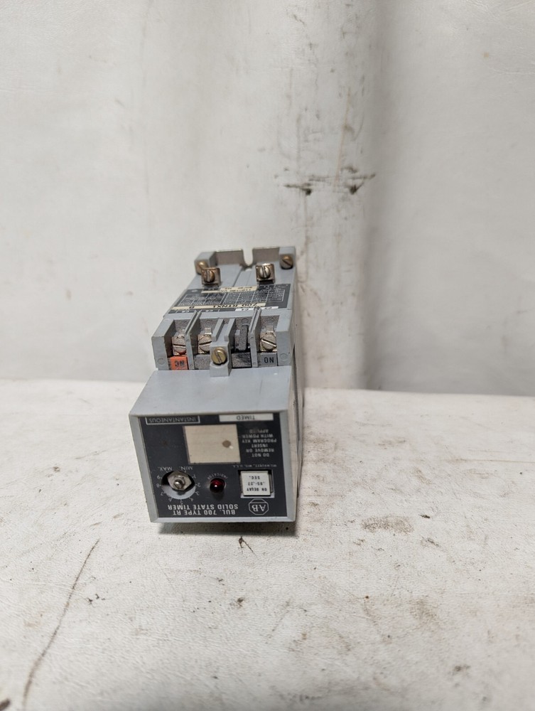 Allen-Bradley 700RTNX1 solid state timer, type RT, 110-120VAC