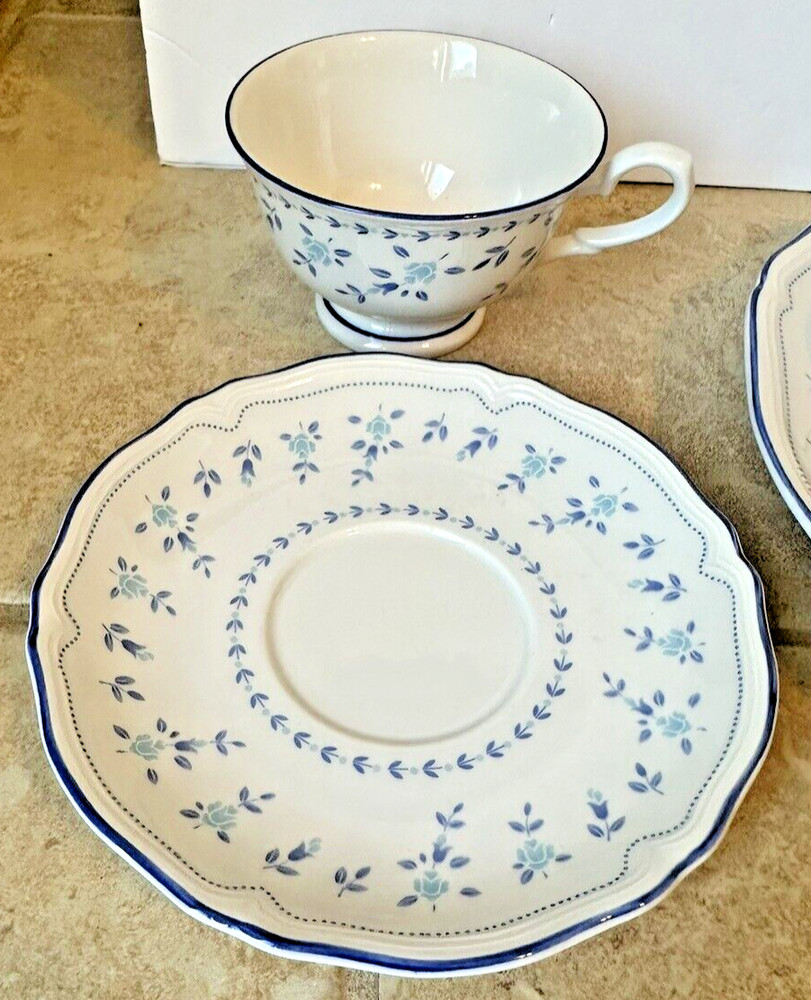 Sango China 3912 FLEUR BLUE Pattern, 5 Piece Place Setting, Blue NEW