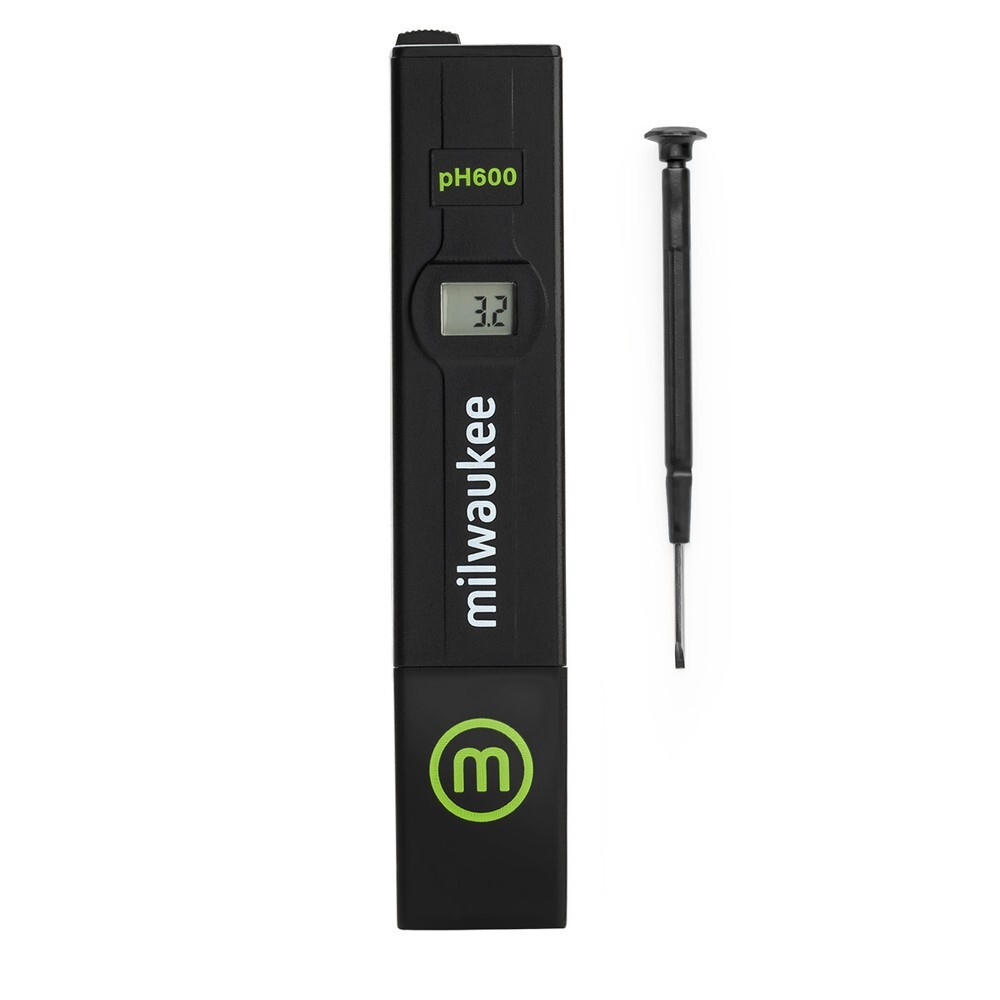 Milwaukee Instruments pH600 Digital pH PenFast, accurate results with LCD