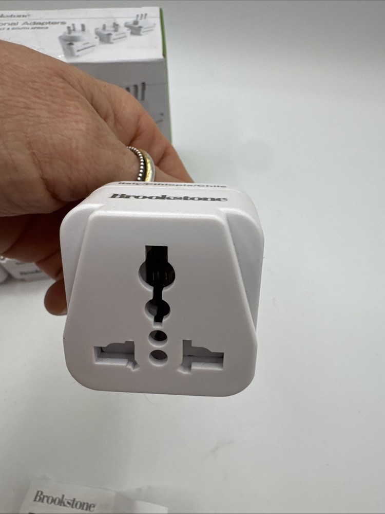 Brookstone International Adapter Plug Set 638056