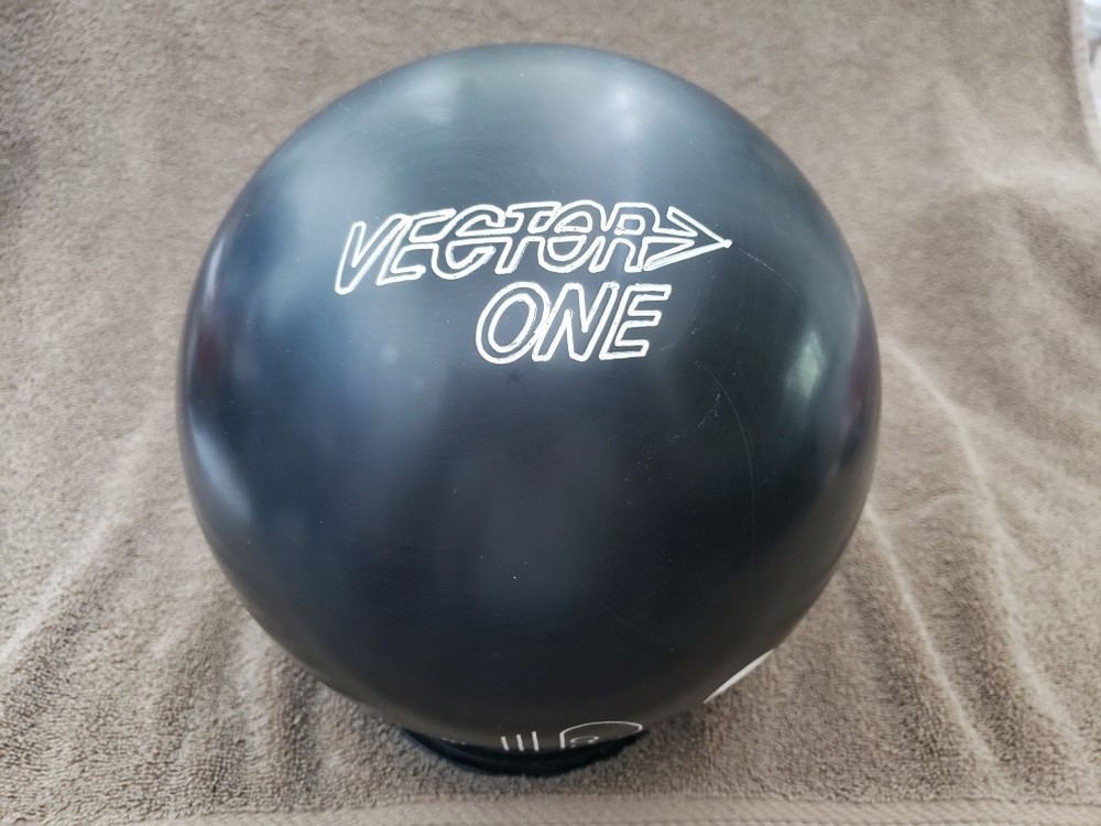 Used, 16 Lb, Columbia Vector One, Urethane bowling ball