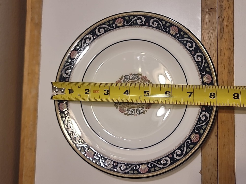 Wedgwood RUNNYMEDE-BLUE 5pc Place Setting(s)Multiple Sets Available
