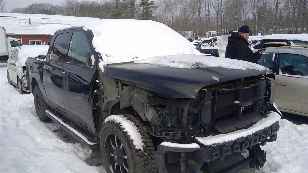 (LOCAL PICKUP ONLY) RAM1500 2015 Air Shutter 2105464