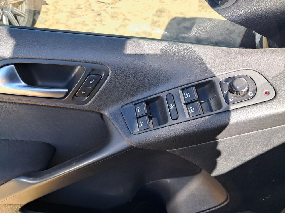 TIGUAN 2013 Glove Box 4850339