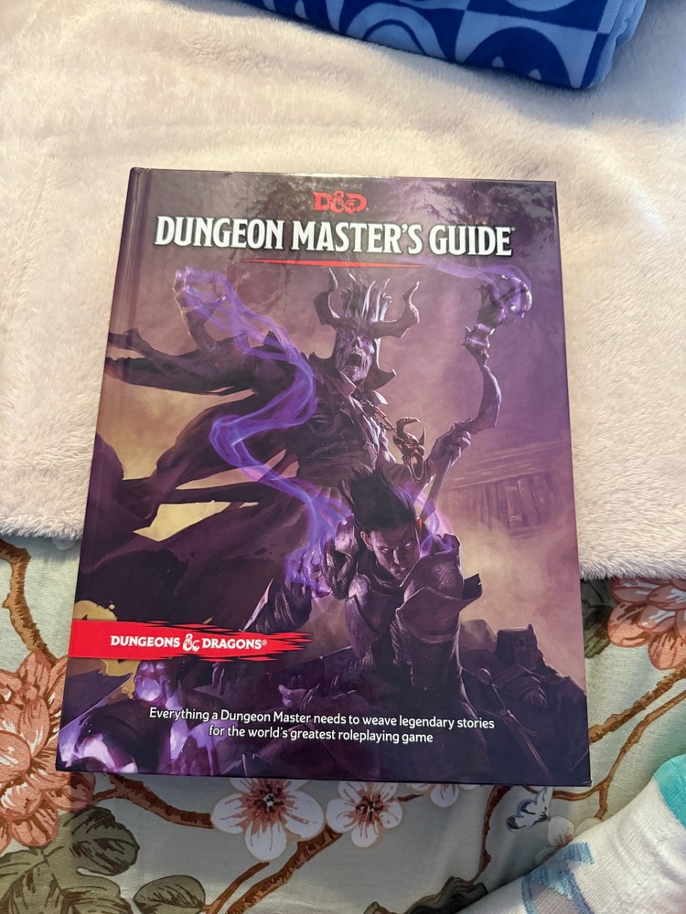 Dungeons & Dragons 5th Edition Dungeon Master s Guide Hardcover Book 2014