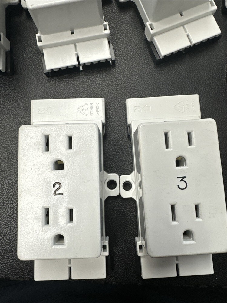 (8) Teknion Leverage Cubicle Electric Outlets- Workstations White EK/UNQ/WWE
