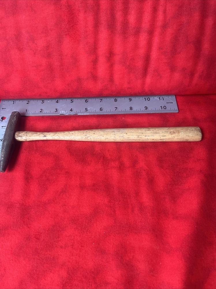 6.5 OZ (UNBRANDED) TACK HAMMER (t54)