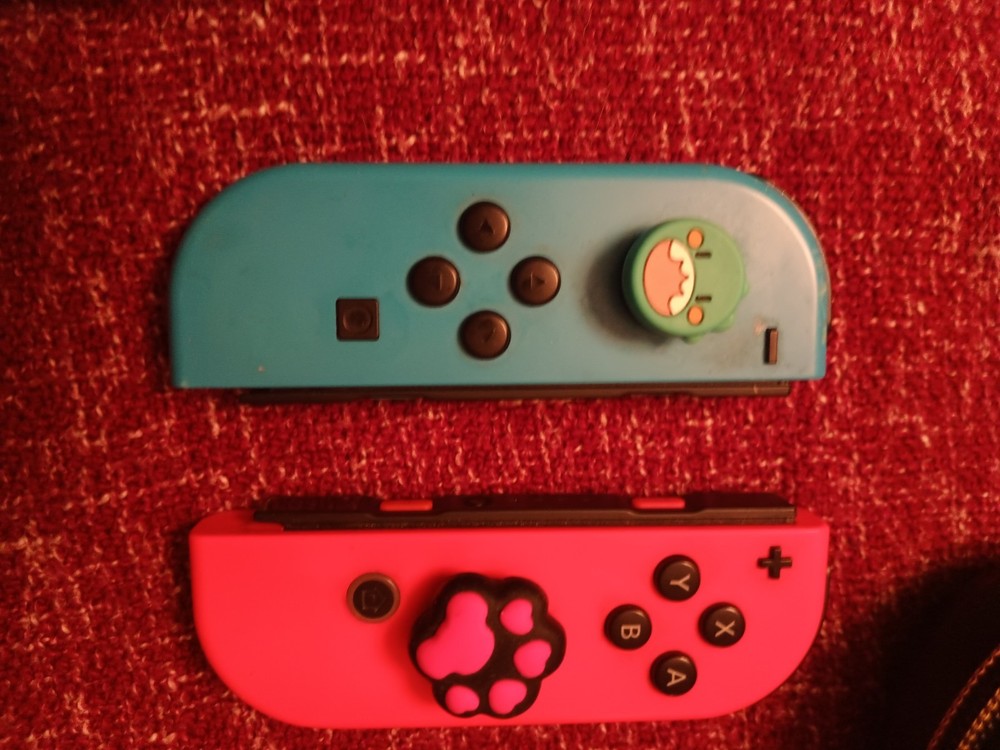 Nintendo Switch Bundle – 2 Joy-Con Sets + Zelda Controller + Accessories