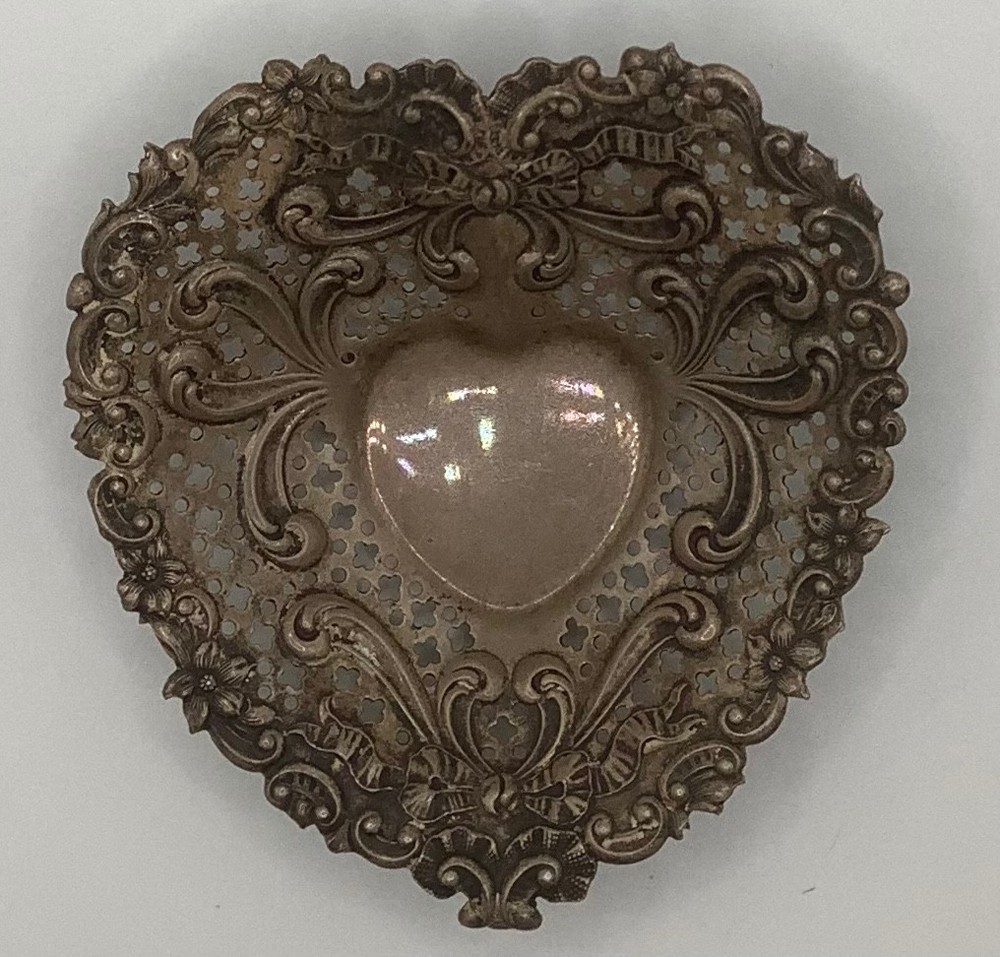 Gorham Sterling Silver Chantilly Footed Vintage Nut Dish Heart Shaped #956
