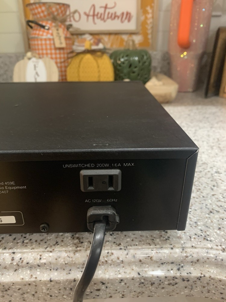 Kenwood KE-205 7-Band Dual Stack Stereo Equalizer POWERS ON