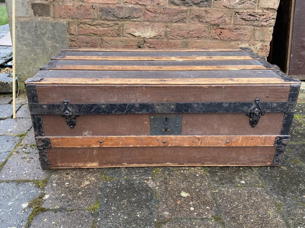 Vintage Banded Trunk