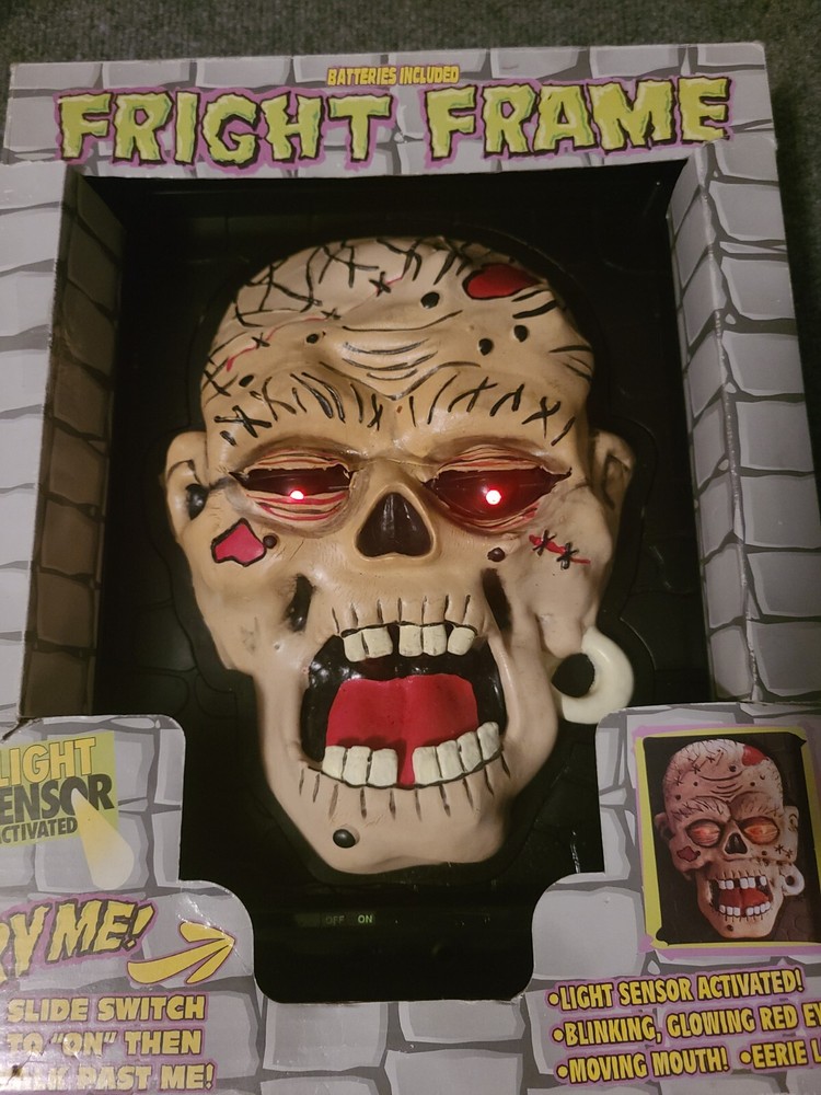 Fright Frame Light Sensor Blinking Glowing Red Eyes