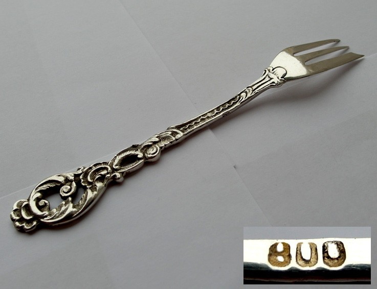 Beautiful Antique Rococo Kitchen Fork 800er Silver F403