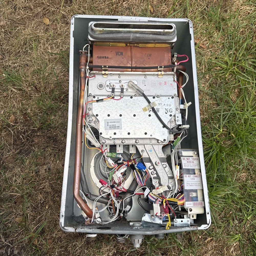 rinnai tankless water heater Parts Or Repair With Box No Controller Unit