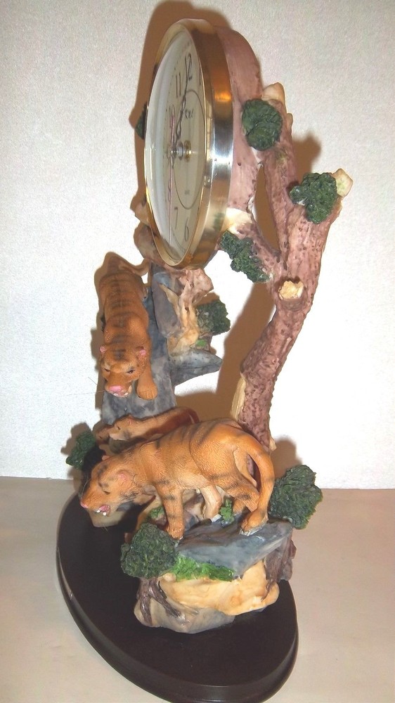 La Cardi Collection Tiger and Cubs Table/ Mantle Clock (Pg4E)