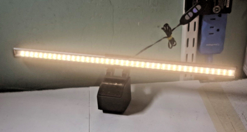 LOFTER Computer Monitor Screen Light Bar e-Reading Lamp USB Powered Adjust Color