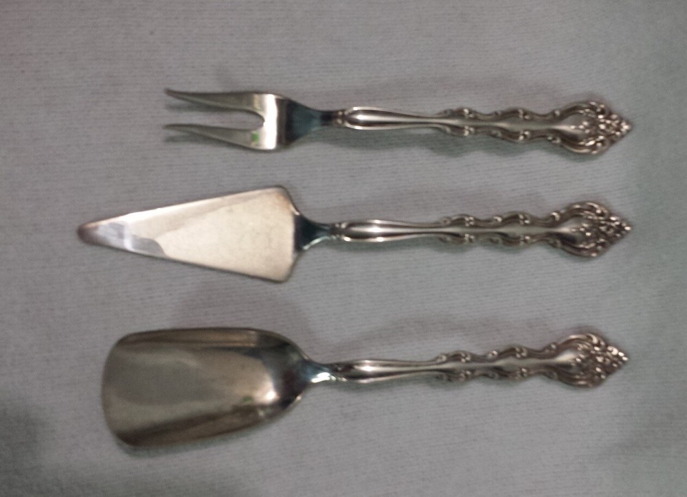 Lot/ 3 International Silverplate Serving Utensils Spoon, Pickle Fork, Pie Shape