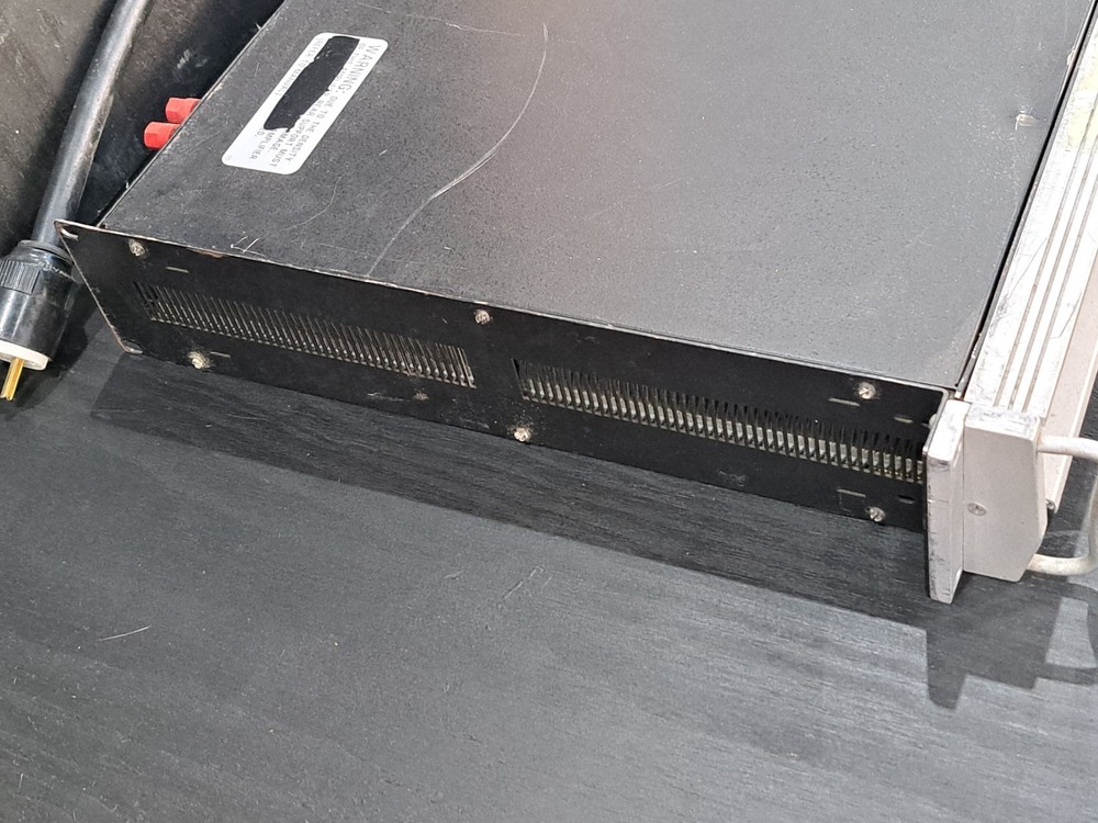 Crown Macro-Tech 2400 2-Channel Power Amplifier
