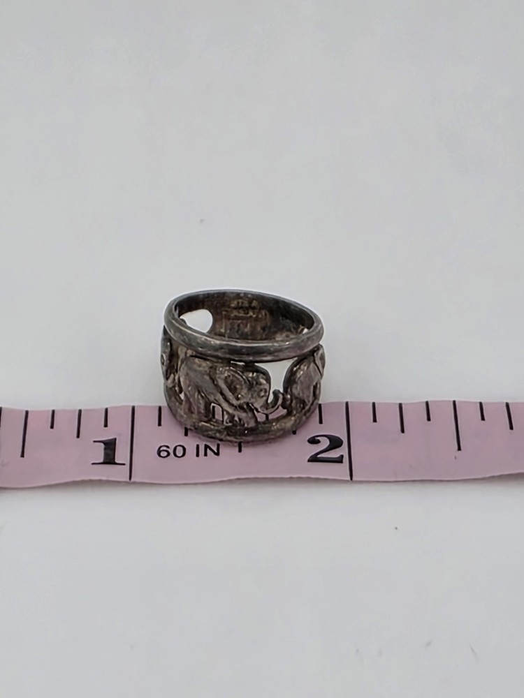 PRETTY VINTAGE STERLING SILVER LINKED ELEPHANTS RING SIZE 5.75