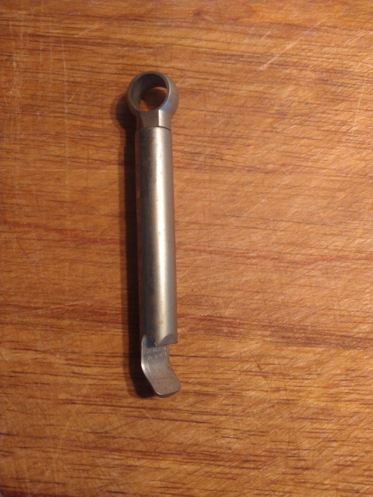 German picnic marked UNIT DRGM with caplifter at one end