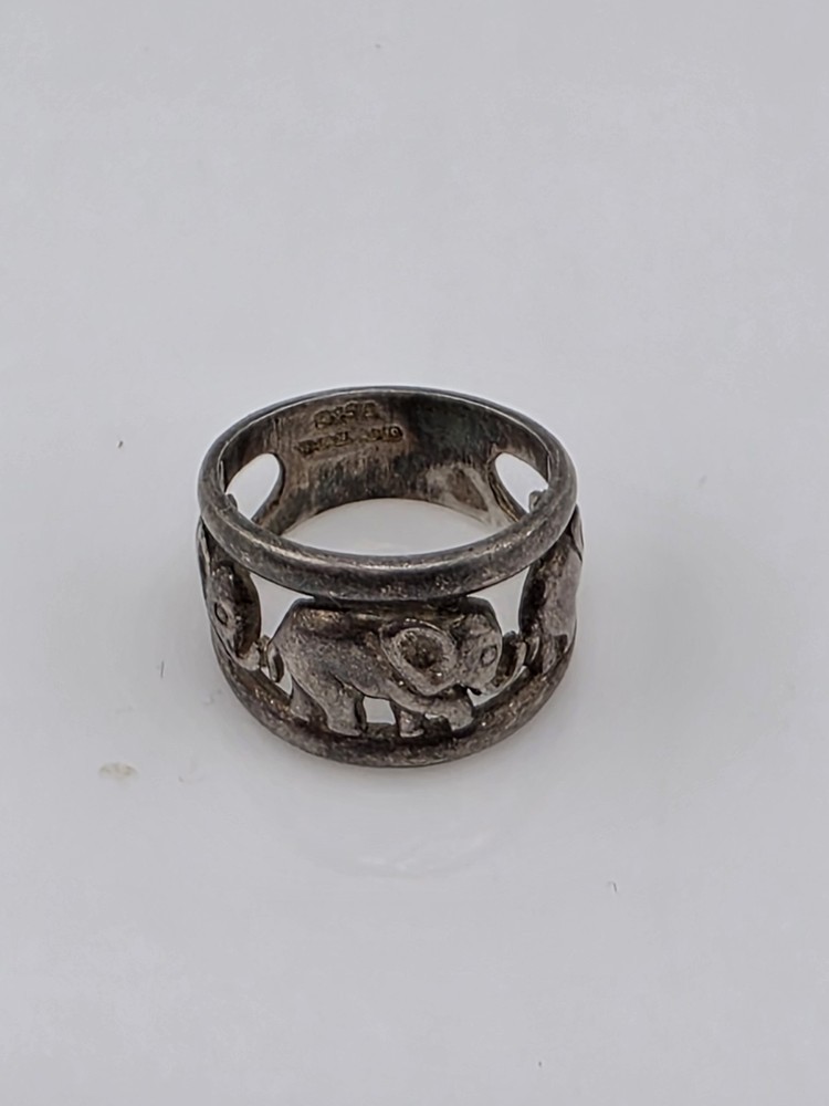 PRETTY VINTAGE STERLING SILVER LINKED ELEPHANTS RING SIZE 5.75