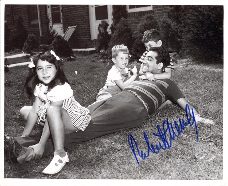 ROBERT MERRILL - AUTOGRAPHED SIGNED PHOTOGRAPH