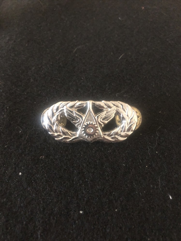 USAF Air Force Bright Silver Basic CIVIL ENGINEERING Badge pin Regular size new