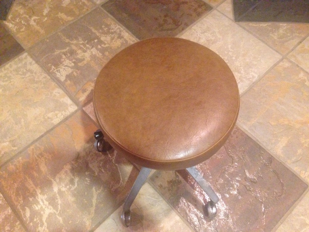 Midmark Physician Stool