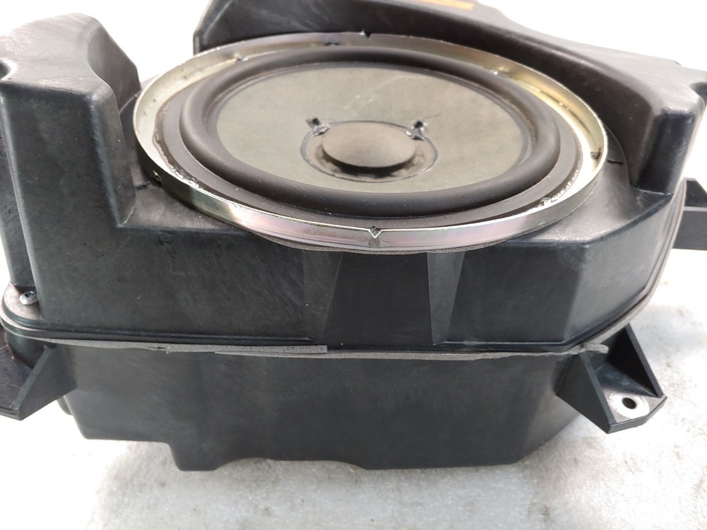 2009-2013 Honda Pilot OEM Subwoofer with Box EAB20110A