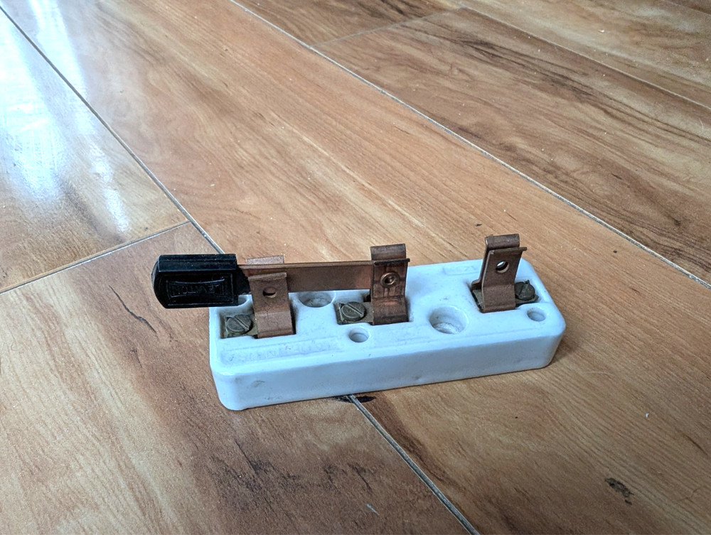 Vintage Leviton Ceramic Knife Switch Single Pole Single Throw