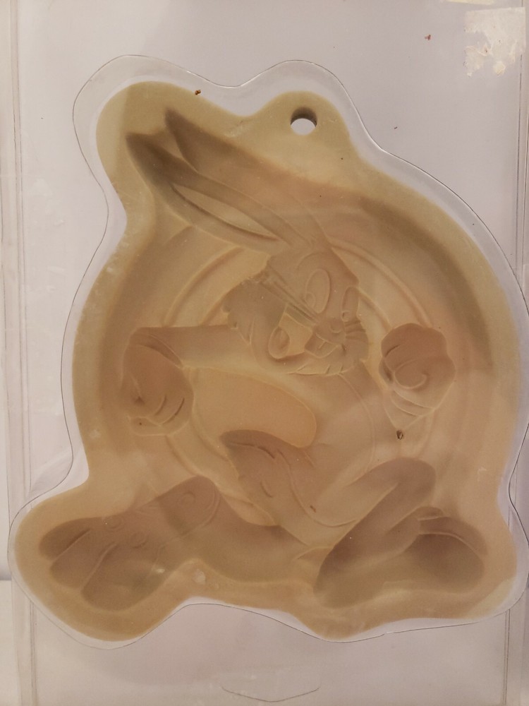 Wilton Cookie Molds: Minnie Mouse & Bugs Bunny Baking Molds