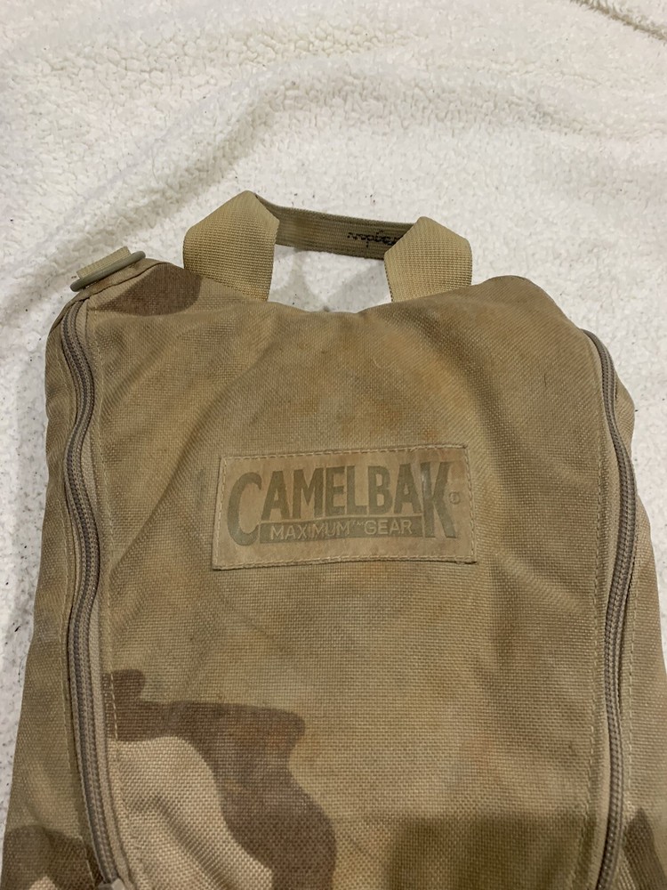Camelbak Desert Camouflage Hydration Pack Backpack Has Bladder