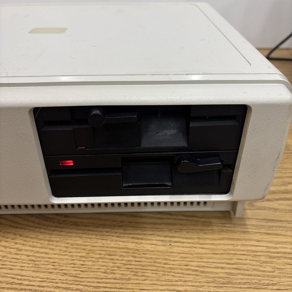 Vintage Original Tandy 1000 Personal Computer (CPU Only)***Turns On