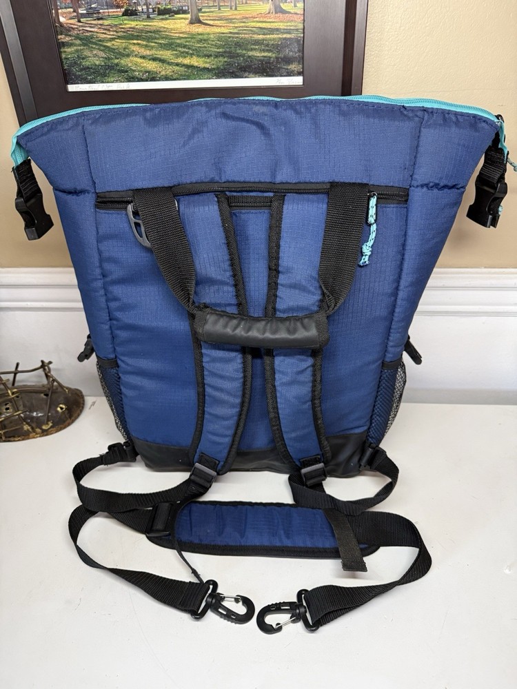 Igloo Backpack Cooler Blue Black Teal with Shoulder Strap Compartments