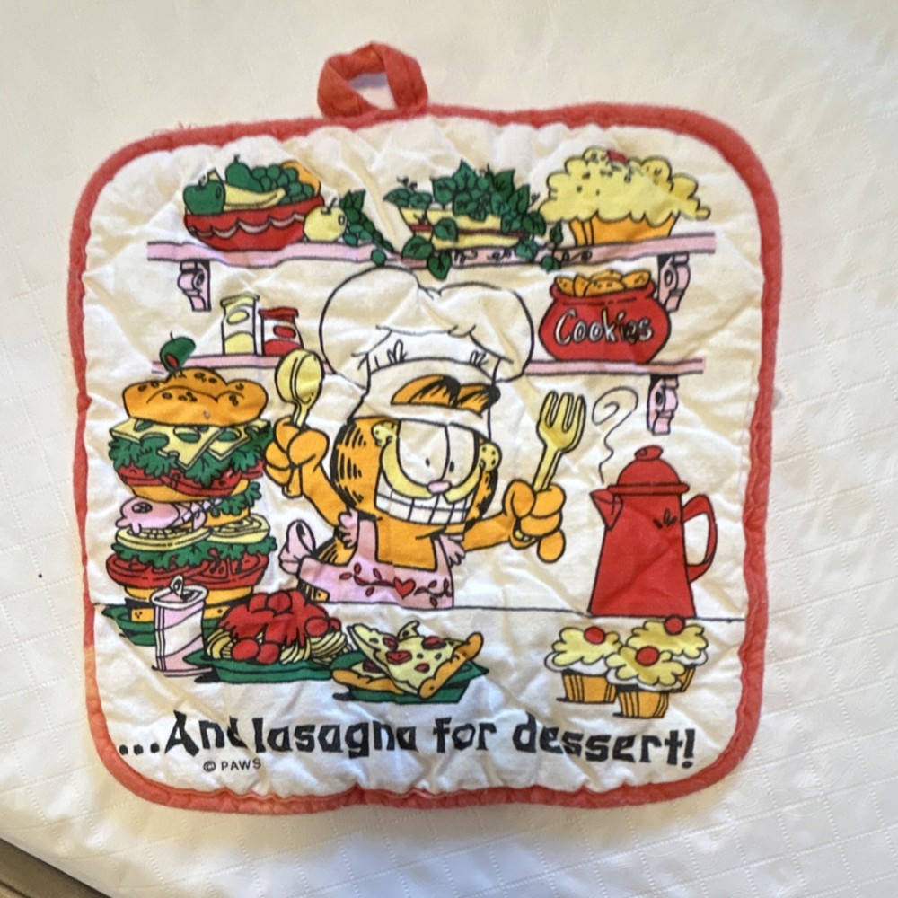PAWS Vintage Garfield Quilted Cotton Potholder Multicolor Kitchen Hanging Loop