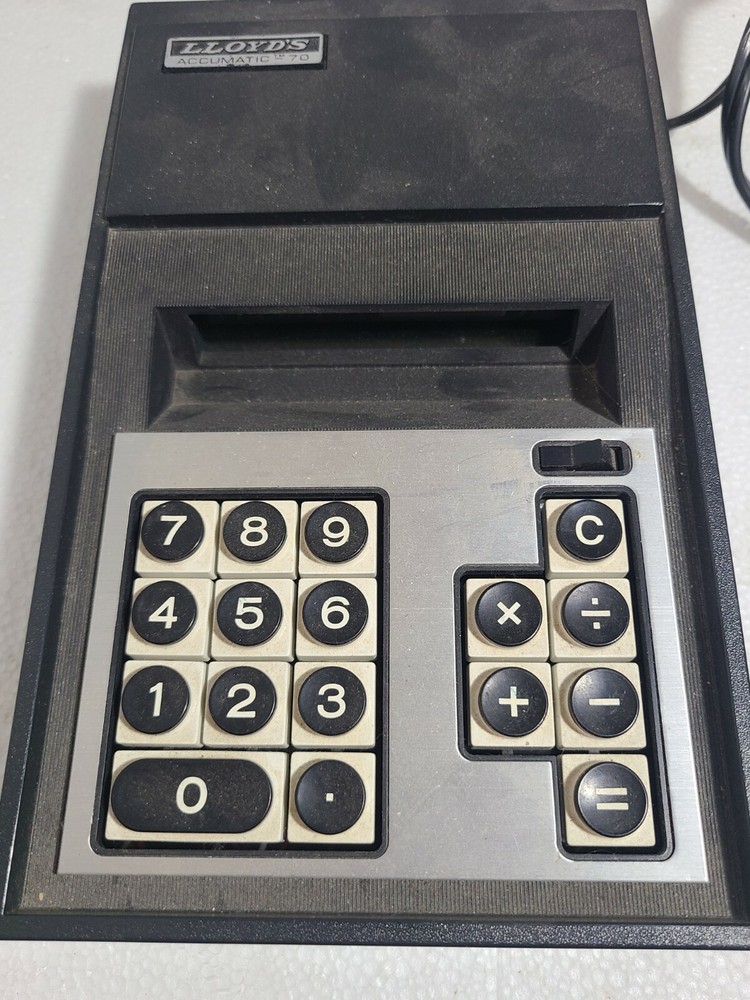 Vintage Lloyd's Automatic 70 Calculator Model E752